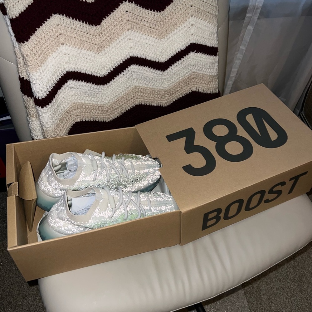 Adidas Yeezy Boost 380 - Alien Blue - Picture 2 of 13